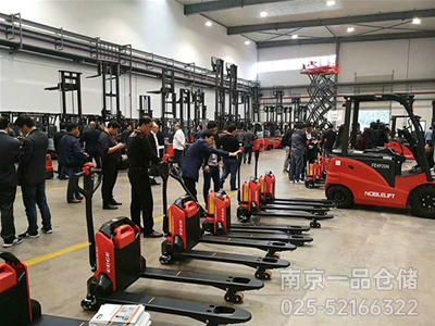 諾力叉車(chē)展會(huì)